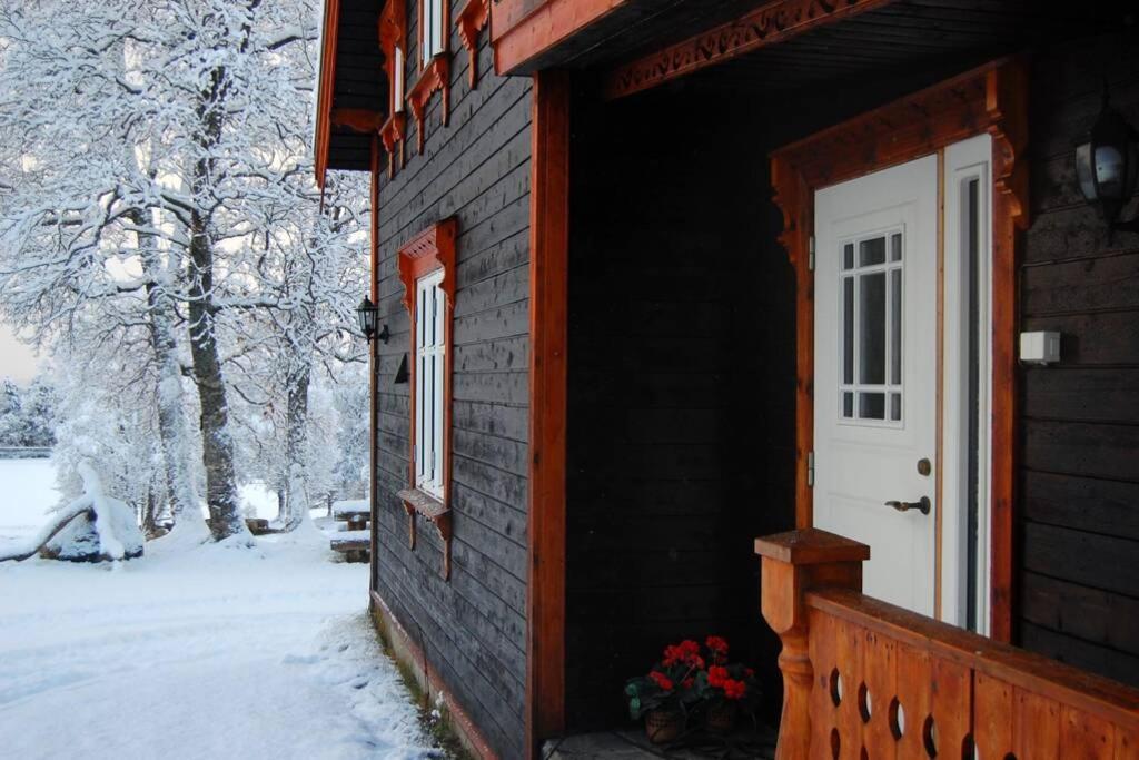 100 Years Old Norwegian Log House In Tromso Villa Luaran gambar