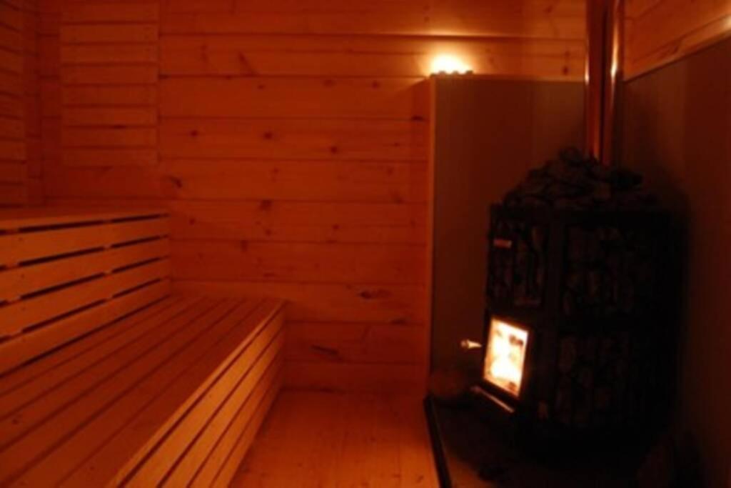 100 Years Old Norwegian Log House In Tromso Villa Luaran gambar