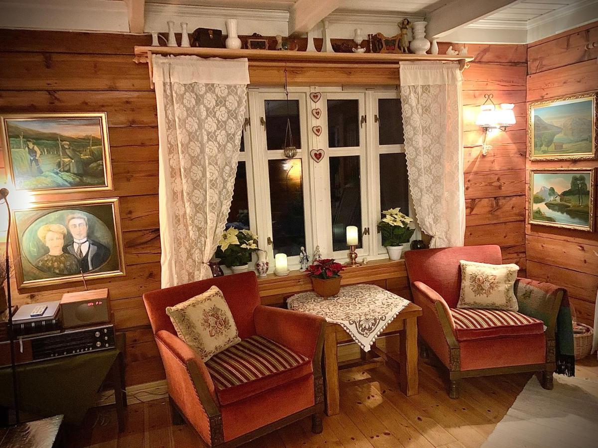 100 Years Old Norwegian Log House In Tromso Villa Luaran gambar