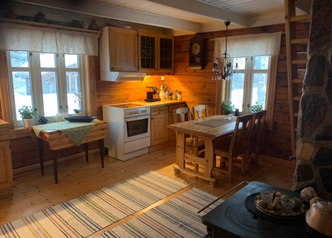 100 Years Old Norwegian Log House In Tromso Villa Luaran gambar