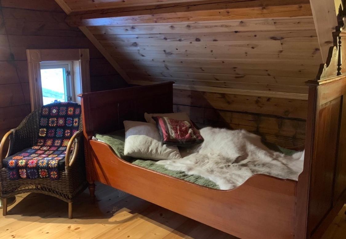 100 Years Old Norwegian Log House In Tromso Villa Luaran gambar